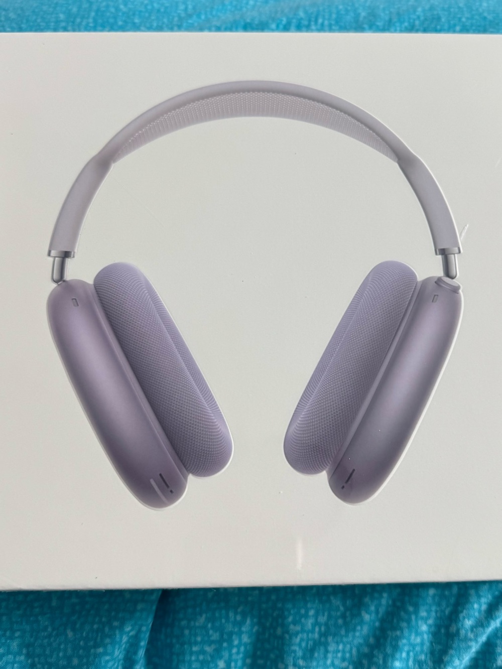 Over-Ear Wireless Headphones in Lavender Purple - Picture 3 of 5